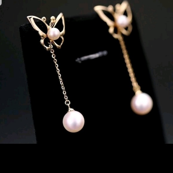 💗SALE New white pearl & butterfly earrings - Picture 3 of 4